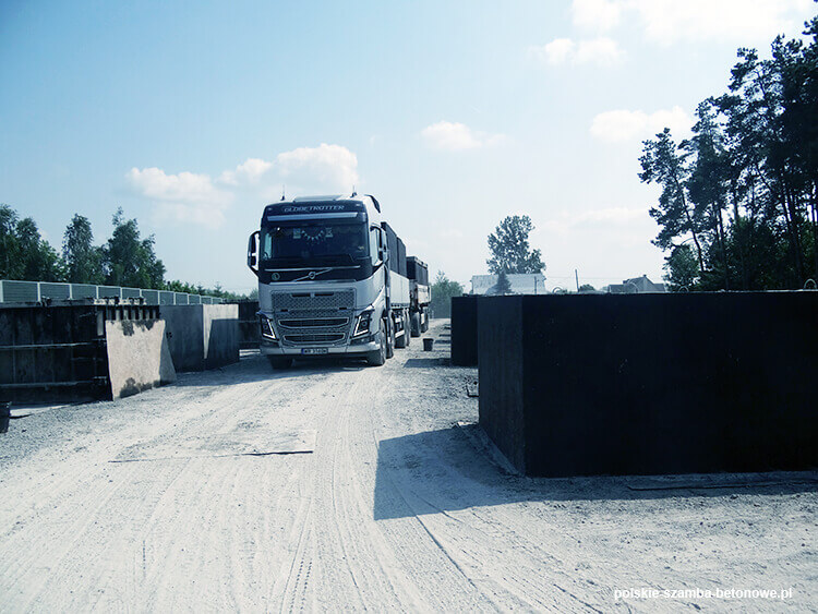 Transport szamb betonowych  w Świdwinie